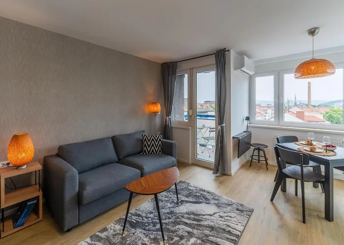 Elegant Tour As Studio Gilly With Open Views And A Balcony In The Center Ljubljana